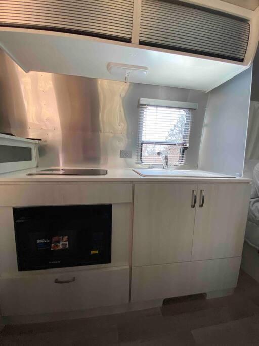 Modern Airstream With Amazing View - 10 To 15 Minutes From Kings Canyon National Park Dunlap 외부 사진