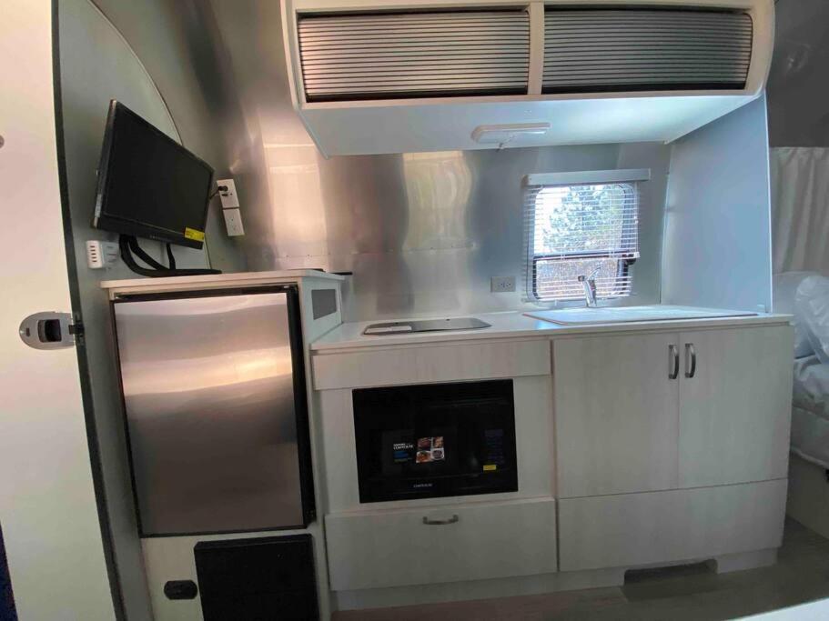Modern Airstream With Amazing View - 10 To 15 Minutes From Kings Canyon National Park Dunlap 외부 사진