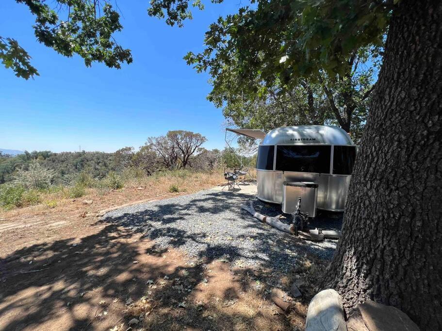 Modern Airstream With Amazing View - 10 To 15 Minutes From Kings Canyon National Park Dunlap 외부 사진